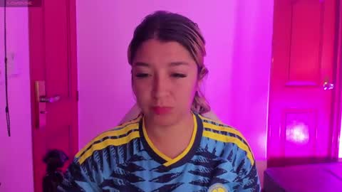 Dahiana  online show from 06-17-26, 12:07