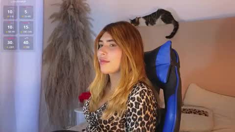 Dahiana online show from 11-25-25, 09:26