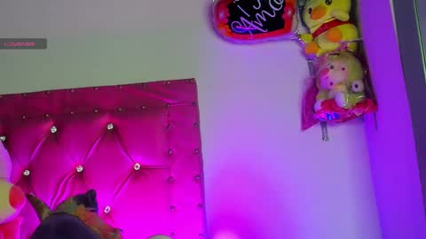 Snapshot of dahiangomezz chatting on 02-14-25, 08:10 online show from 02-14-25, 08:10