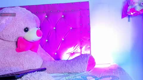 Snapshot of dahiangomezz chatting on 02-19-25, 08:44 online show from 02-19-25, 08:44