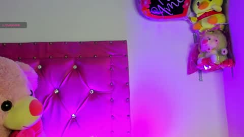 Snapshot of dahiangomezz chatting on 02-21-25, 08:18 online show from 02-21-25, 08:18