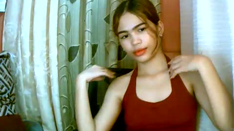 Snapshot of dahlia_123 chatting on 12-22-24, 04:50 Im Dahlia online show from 12-22-24, 04:50