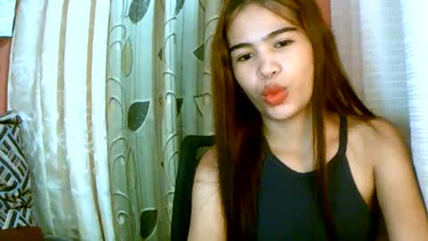 Snapshot of dahlia_123 chatting on 12-23-24, 12:25 Im Dahlia online show from 12-23-24, 12:25