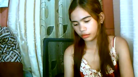 Snapshot of dahlia_123 chatting on 12-24-24, 04:44 Im Dahlia online show from 12-24-24, 04:44