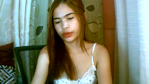Snapshot of dahlia_123 chatting on 01-31-25, 04:27 Im Dahlia online show from 01-31-25, 04:27