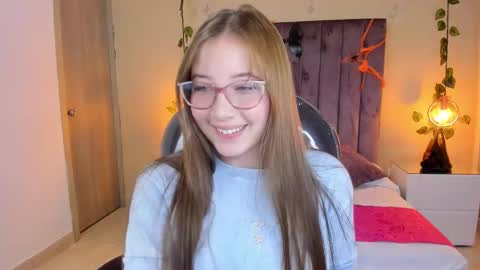 Snapshot of dahlia_rousse chatting on 10-14-25, 09:37 Dahlia online show from 10-14-25, 09:37