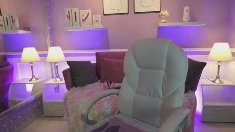 Dahlia Grey online show from 11-13-25, 11:42