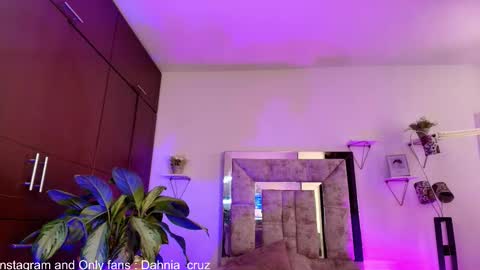dahnia_cruz online show from 03-26-26, 12:00