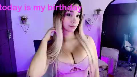 Snapshot of dahnia_cruz chatting on 07-07-26, 03:38 dahnia_cruz online show from 07-07-26, 03:38
