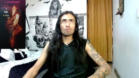 Snapshot of daimon_rock01 chatting on 01-24-25, 03:00 felipe online show from 01-24-25, 03:00