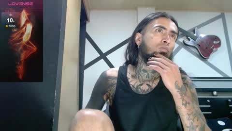 Snapshot of daimon_rock01 chatting on 09-12-25, 04:45 felipe online show from 09-12-25, 04:45