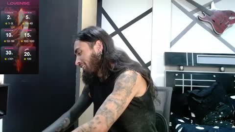 Snapshot of daimon_rock01 chatting on 09-30-25, 05:12 felipe online show from 09-30-25, 05:12