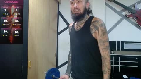 Snapshot of daimon_rock01 chatting on 10-16-25, 06:03 felipe online show from 10-16-25, 06:03