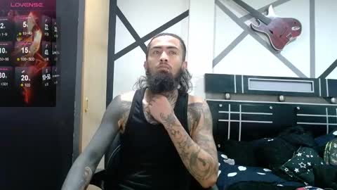 Snapshot of daimon_rock01 chatting on 11-10-25, 12:20 felipe online show from 11-10-25, 12:20