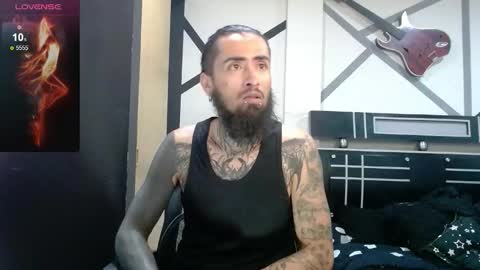 Snapshot of daimon_rock01 chatting on 11-12-25, 06:58 felipe online show from 11-12-25, 06:58