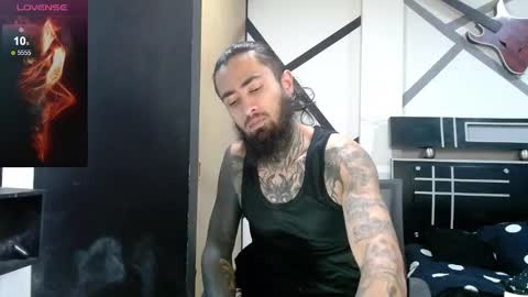 Snapshot of daimon_rock01 chatting on 11-16-25, 05:13 felipe online show from 11-16-25, 05:13