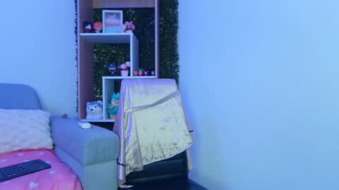 Snapshot of dainty_angel_ chatting on 03-03-25, 12:58 Angel online show from 03-03-25, 12:58