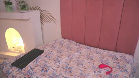 Lauren            online show from 03-06-25, 03:45