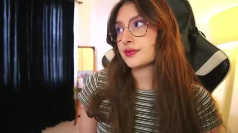 Lauren            online show from 11-25-25, 03:01