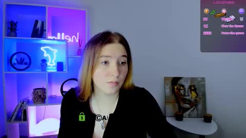 Snapshot of daisy_candy chatting on 11-29-25, 08:23 Little Di online show from 11-29-25, 08:23