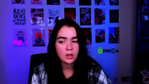 Snapshot of daisy_candy chatting on 07-30-26, 02:43 Little Di online show from 07-30-26, 02:43