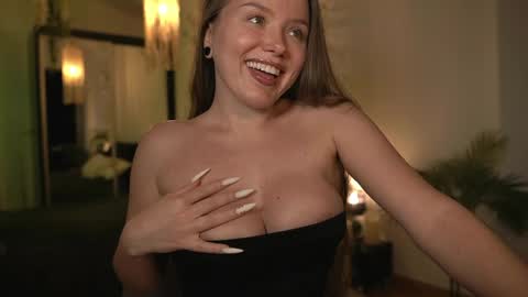 Snapshot of daisy_stacey chatting on 06-04-26, 06:14 Stacey online show from 06-04-26, 06:14