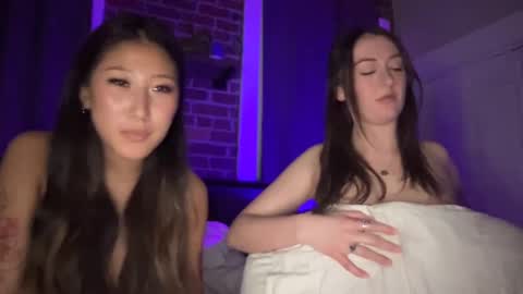 Snapshot of daisykimvip chatting on 02-10-25, 06:42 Daisy Kim online show from 02-10-25, 06:42