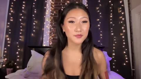 Snapshot of daisykimvip chatting on 03-01-25, 02:15 Daisy Kim online show from 03-01-25, 02:15