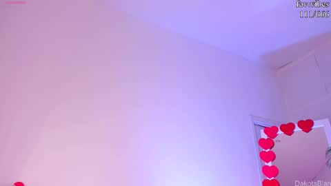 Snapshot of dakota_blare chatting on 02-15-25, 06:44 Dakota online show from 02-15-25, 06:44