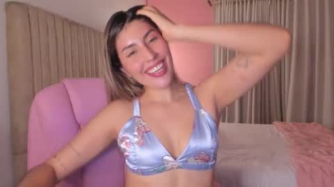 Snapshot of dakota_clark chatting on 10-22-25, 02:45 Helloo HAPPY NEW YEAR Ill be back soon online show from 10-22-25, 02:45