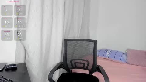 Snapshot of dakota_jenkins chatting on 02-15-26, 12:51 janeth online show from 02-15-26, 12:51