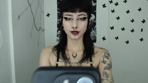 Snapshot of dakota_krall_ chatting on 02-08-25, 12:28 dakota online show from 02-08-25, 12:28