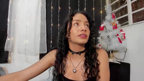 Snapshot of dakota_m01 chatting on 12-21-24, 01:36 Dakota online show from 12-21-24, 01:36