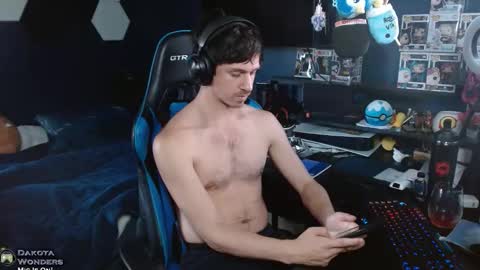 Snapshot of dakota_wndrs chatting on 03-25-26, 08:59 Dakota Wonders online show from 03-25-26, 08:59