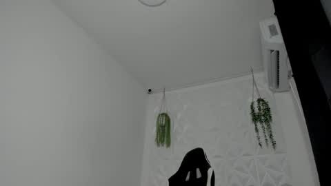 dakota_x18 online show from 12-15-25, 08:24