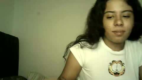 Estefany online show from 05-19-26, 01:56