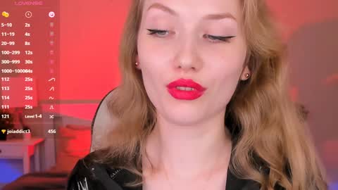 Snapshot of dakotamabs chatting on 12-14-24, 12:55 Dakota online show from 12-14-24, 12:55