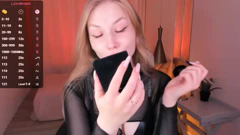 Snapshot of dakotamabs chatting on 10-24-25, 09:49 Dakota online show from 10-24-25, 09:49