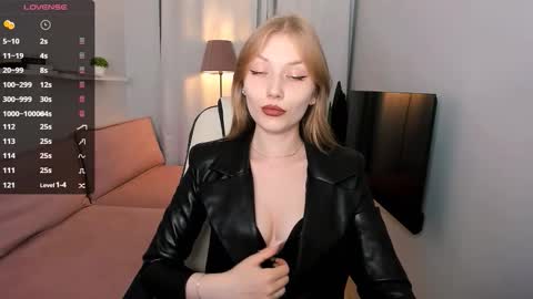 Snapshot of dakotamabs chatting on 11-13-25, 10:25 Dakota online show from 11-13-25, 10:25