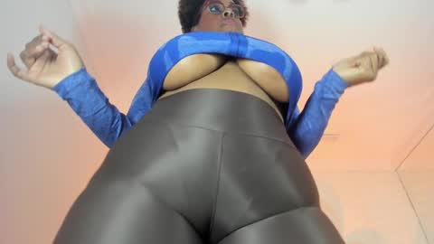 Snapshot of dakotasexshow2 chatting on 02-14-25, 10:58 Dakota Sex Show online show from 02-14-25, 10:58