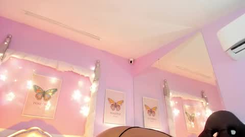 Snapshot of dakotasexshow2 chatting on 02-26-25, 01:53 Dakota Sex Show online show from 02-26-25, 01:53