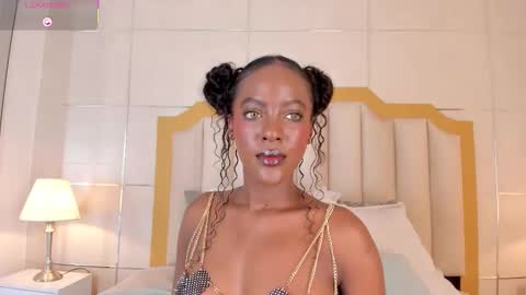 Snapshot of dakotawangi chatting on 11-02-25, 08:00 online show from 11-02-25, 08:00