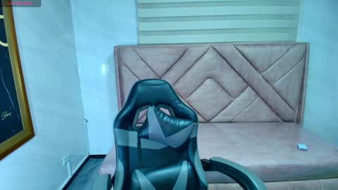 Snapshot of dakotha_v chatting on 01-26-25, 03:06 Dakotha online show from 01-26-25, 03:06