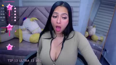 Snapshot of dakotha_v chatting on 03-11-25, 07:04 Dakotha online show from 03-11-25, 07:04