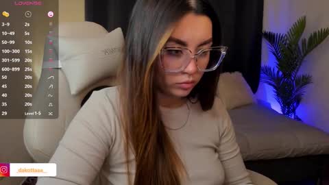 dakottaa__ online show from 11-27-25, 12:35