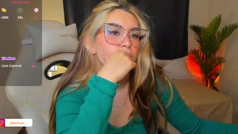 dakottaa__ online show from 06-06-26, 12:16