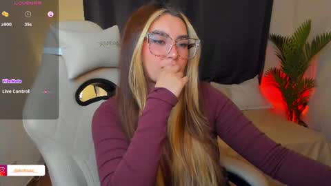 dakottaa__ online show from 07-01-26, 12:12