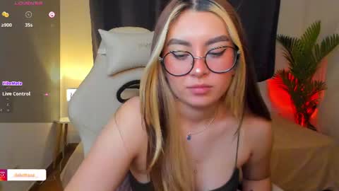 dakottaa__ online show from 07-02-26, 03:23
