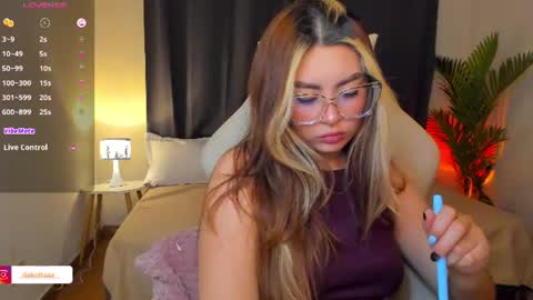 dakottaa__ online show from 07-08-26, 11:42