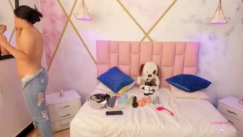 Liz online show from 10-23-25, 01:21